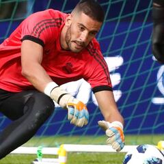 Casilla, muy cerca de dejar el Madrid: hoy podría ser del Leeds