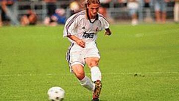 <B>LA ESTÉTICA ARGENTINA.</B> En las últimas temporadas, el fútbol argentino ha estado presente en la media del Madrid: primero con Redondo, luego con Solari y ahora, con Cambiasso.