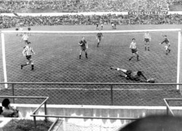 El Metropolitano siempre registró una gran entrada en los choques entre el Atlético de Madrid y el Barcelona.