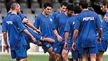 <b>EN EL MINI</B>. Boca se ejercitó ayer en Barcelona.