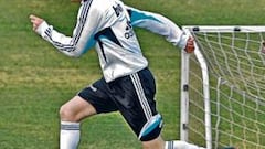 Huntelaar sacará el rifle y Lass tendrá minutos