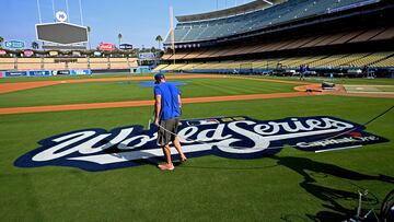 With the scores level, all attention turns to Game 3 of the World Series.