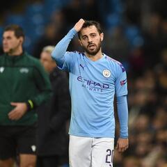 Bernardo Silva transfer news: Midfielder considers new Manchester City contract