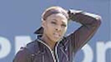 <b>DE NEGRO. </b>Serena cambió la falda y cazadora vaqueras por otro traje.