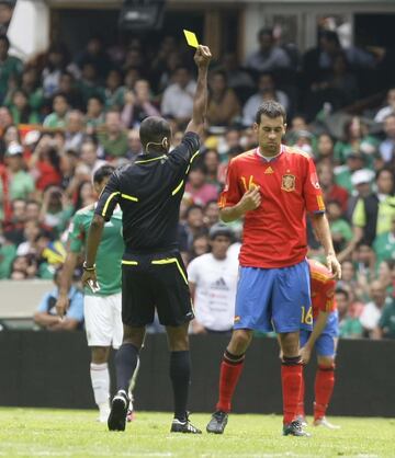 16 tarjetas en total, todas amarillas, en 102 partidos.