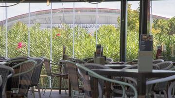 El Wanda Metropolitano al fondo, visto desde la terraza de la Taberna Volapié.