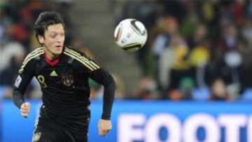 "El Madrid ha favorecido la evolución de Özil y Khedira"