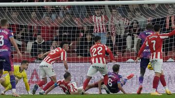 El Molinón también aguanta al líder