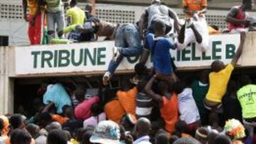 Caos en el acceso al estadio donde tendrá lugar la fiesta.