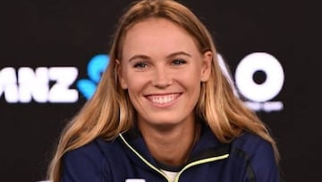 Caroline Wozniacki atiende a los medios durante el Open de Australia de 2018.