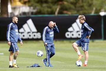 Buenos Aires 03 Octubre 2017
Eliminatorias Rusia 2018
Entrenamiento de la SelecciÃ³n Argentina previo al partido contra Peru, en el Predio Julio H Grondona.
Mauro Icardi de Argentina, Lucas Biglia de Argentina y Jorge Sampaoli DT de Argentina
Foto Ortiz Gustavo 