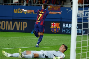 1-0. Ferran Torres celebra el primer gol.