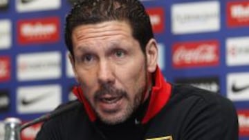 El cholo Simeone en rueda de prensa, donde regatea las preguntas sobre la Copa y también sus preferencias sobre el Clásico.