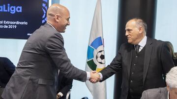 Rubiales y Tebas se sentaron juntos en la Asamblea de LaLiga celebrada ayer en Madrid.