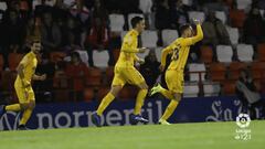 La pegada del Depor liquida las buenas intenciones del Oviedo