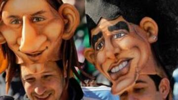 <b>PERSONAJES. </b>La afición idolatra a Messi y Maradona y no duda en caricaturizarse como sus mitos para animar desde las gradas.