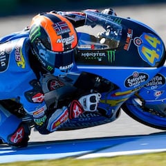 Primero de Canet y dura caída de Martín, evacuado en camilla