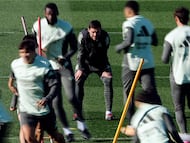 The absences, which particularly affect the defence, leave Xabi with a depleted back line.