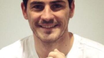 Casillas, sin escayola ya, en su Facebook.