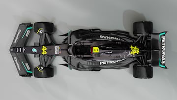 El Mercedes W14 ha sido presentado esta mañana de la mano de Lewis Hamilton y George Russell. El nuevo vehículo busca luchar de nuevo por el título del mundo.