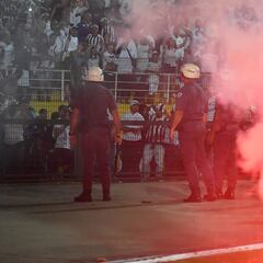 Incidentes en la definición de Santos-Independiente por Copa