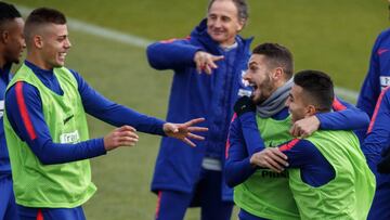 01/12/18
ENTRENAMIENTO ATLETICO DE MADRID
JORGE RESURRECCION KOKE
ANGEL MARTIN CORREA
JAVIER MONTERO