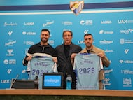 Álex Pastor y Carlos Puga, en el acto de renovación de ambos.