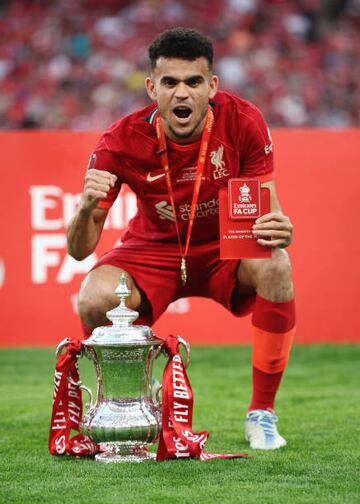 Luis Díaz salió campeón de la FA Cup con Liverpool que venció 6-5 al Chelsea en los lanzamientos desde el punto penal.