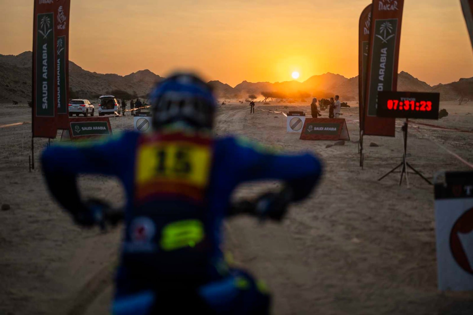Lorenzo Santolino, a punto de tomar la salida de la Etapa 1 del Dakar 2026.