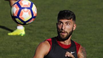 Borja firma cuatro años con el Swansea, que paga 18 millones