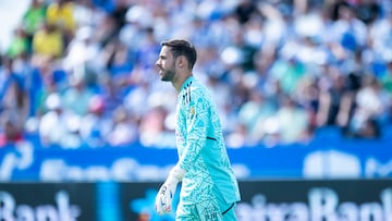 Caro, durante un partido con el Burgos.