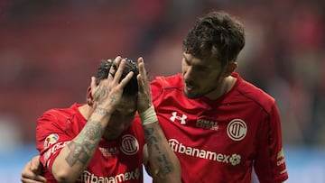 Foto de accion del partido Toluca vs Santos correspondiente a la Final de vuelta del torneo Clausura 2018 de la Liga BBVA Bancomer en el estadio Nemesio Diez.
EN LA FOTO:
Action photo of the match Toluca vs Santos corresponding to the Final of return of the Closing tournament 2018 of Liga BBVA Bancomer in the Nemesio Diez stadium.
IN THE PHOTO:
