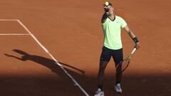 Nadal aprovecha el clamor del público para llegar a semifinales