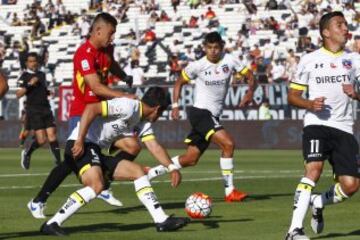 FÃºtbol, Colo Colo v UniÃ³n EspaÃ±ola.
Primera fecha, Campeonato de Clausura 2016.
El jugador de UniÃ³n EspaÃ±ola, Diego Churin, izquierda, marca su gol contra Colo Colo durante el partido de primera divisiÃ³n en el estadio Monumental de Santiago, Chile.
16/01/2016
Marcelo Hernandez/Photosport******

Football, Colo Colo v Union Espanola.
First date, Clousure Championship 2016.
UniÃ³n EspaÃ±ola's player, Diego Churin, left , scores against Colo Colo during the first division football match at the Monumental stadium in Santiago, Chile.
16/01/2016
Marcelo Hernandez/Photosport