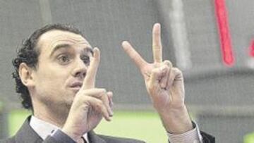 <b>EXPERTO. </b>Carlos Sánchez, técnico del DKV, confía en que el Zaragoza saque algo positivo de Murcia.