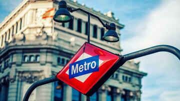Un port芍til estalla en el Metro de Madrid y provoca seis heridos leves