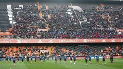 La Selecci&oacute;n espa&ntilde;ola, durante su entrenamiento en Mestalla.