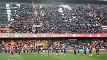 La Selecci&oacute;n espa&ntilde;ola, durante su entrenamiento en Mestalla.