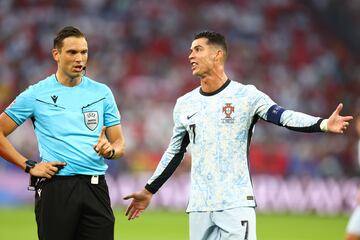 El suizo Schärer desesperó a Cristiano en el duelo contra Georgia de la pasada Eurocopa.