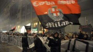 Hinchas del Milán.