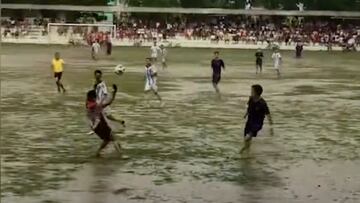 Fútbol bajo la lluvia: Un invaluable para muchos 