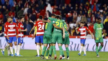 El Granada se lamenta del gol de la Real Sociedad en Los C&aacute;rmenes.