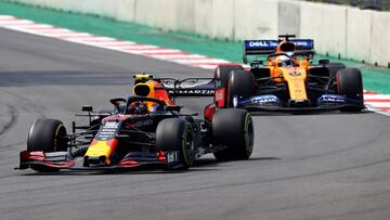 MEXICO CITY, MEXICO - OCTOBER 27: Alexander Albon of Thailand driving the (23) Aston Martin Red Bull Racing RB15 leads Carlos Sainz of Spain driving the (55) McLaren F1 Team MCL34 Renault on track during the F1 Grand Prix of Mexico at Autodromo Hermanos Rodriguez on October 27, 2019 in Mexico City, Mexico. (Photo by Mark Thompson/Getty Images)