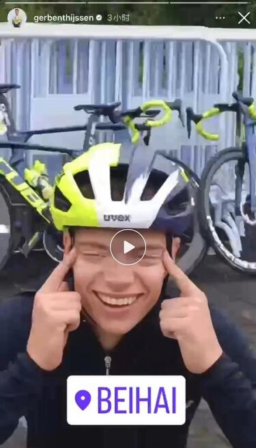 Dos expulsados por posar con los ojos rasgados: “Queremos pedir disculpas al pueblo chino”