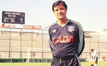 Mirko Jozic suma tres títulos por Torneos Nacionales. Lo logró como entrenador de Colo Colo, en los años 1990, 1991 y 1993.