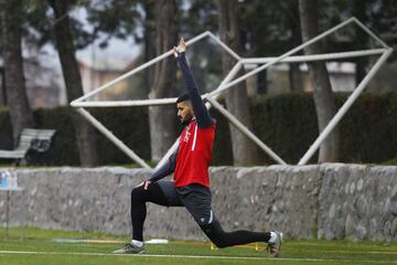 Santiago, 18 de julio 2020
El jugador de Colo Colo Esteban Paredes participa en los entrenamientos durante la cuarentena por covid 19 en las canchas alternativas del estadio monumental David Arellano

Dragomir Yankovic/Photosport