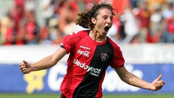 FUTBOL MEXICANO APERTURA 2006
MEXSPORT DIGITAL IMAGE
13 August 2006: Action photo of Andres Guardado of Atlas,celebrating the goal against Tecos of UAG,during week 2 game of the Apertura Tournament 2006./Foto enh accion de Andres Guardado del Atlas,celebrando el gol ante Tecos de la UAG durante juego de la semana 2 del Torneo Apertura 2006. MEXSPORT/REFUGIO RUIZ