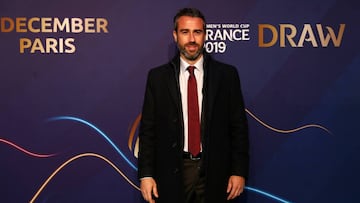 Jorge Vilda posa para la prensa gráfica.