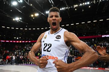 Walter Tavares, con 39 de de valoraci¨®n, decisivo en la victoria blanca. El Real Madrid gana 66-78 al Barcelona y se mete en la final.