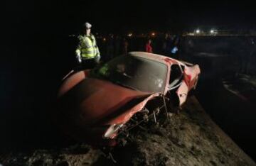 El volante de la selección sufrió un accidente por alcance cuando retornaba a la concentración de la Roja.